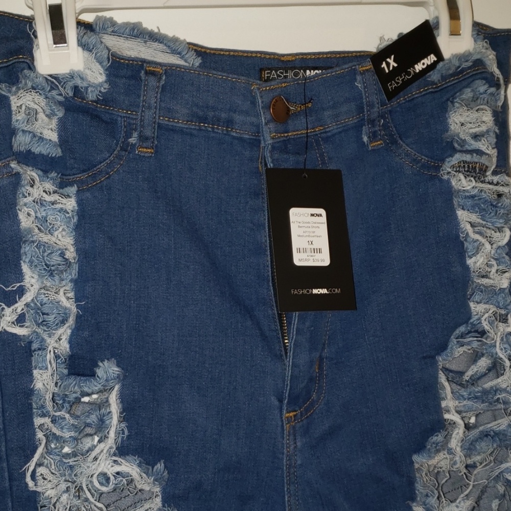 Bermuda shorts - Picture 2 of 2